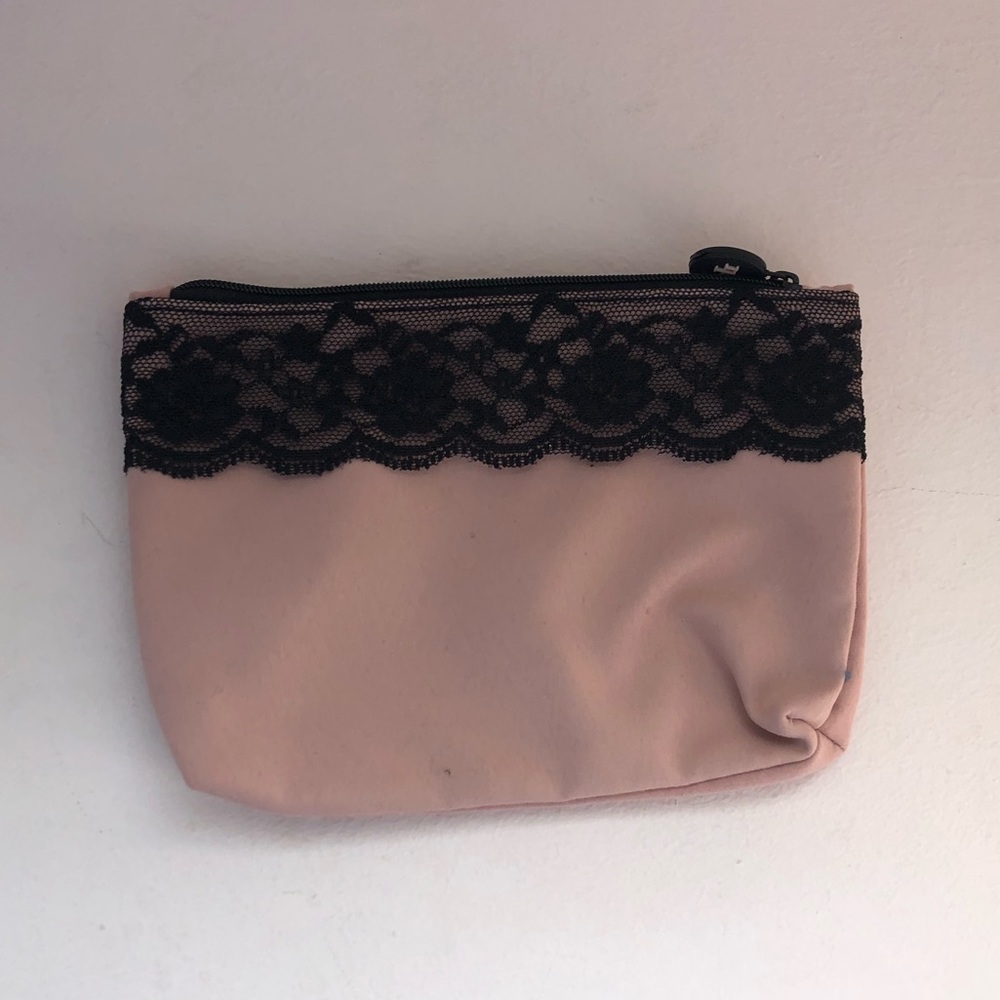 NEVER BEEN USED IPSY COSMETIC BAG